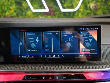 BMW M760 GRAN LUSSO HUD PANO MASSAGE 103.636 € NETTO