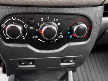 Dacia LODGY 2013 1.2L Benzină