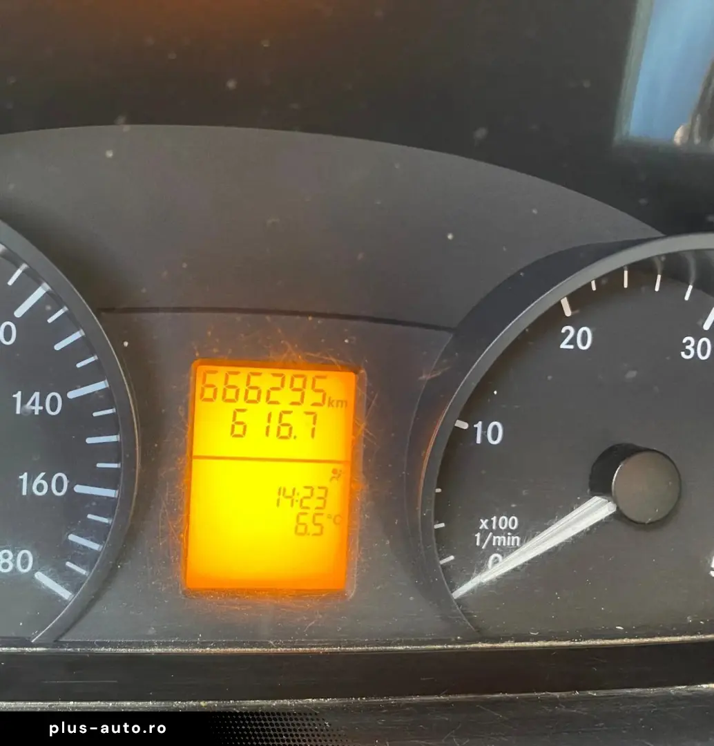 Mercedes-Benz Sprinter 2018 2.2L Diesel