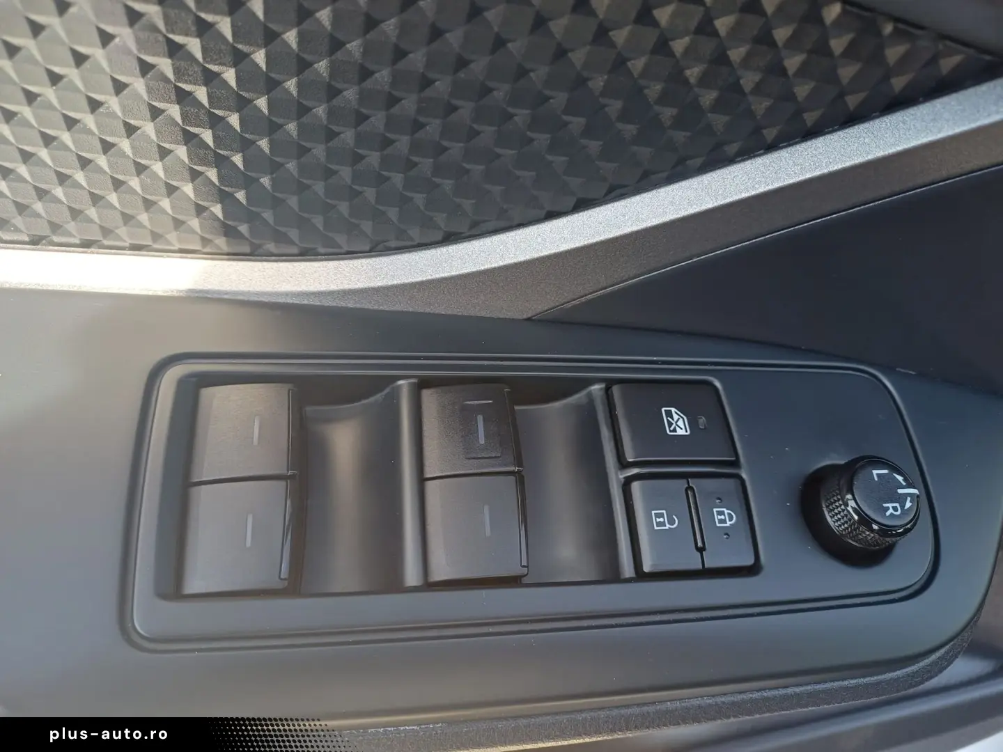 Toyota C-HR 1.8 Hybrid 122 CP CVT