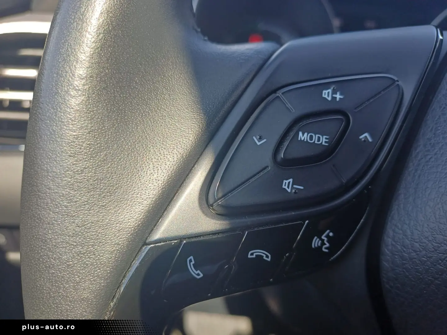 Toyota C-HR 1.8 Hybrid 122 CP CVT