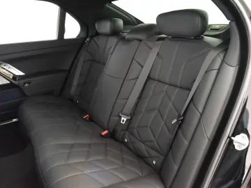 BMW 740d xDrive M Sport Pro - Garantie pana 10 2028