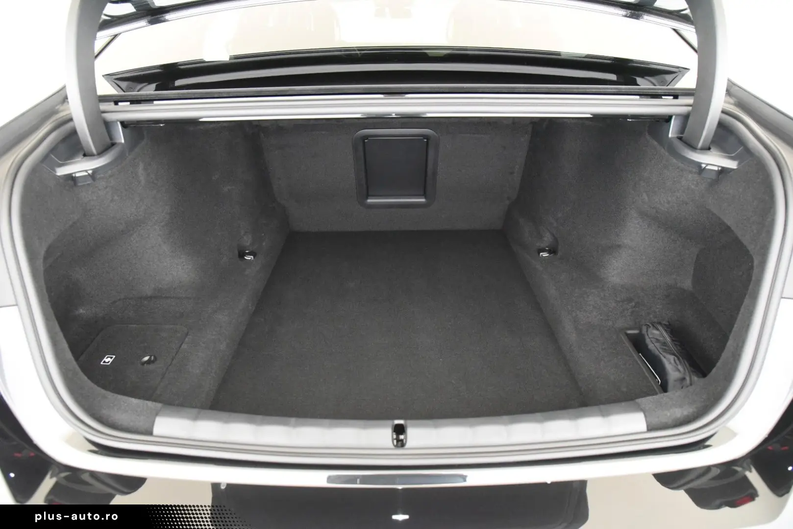 BMW 740d xDrive M Sport Pro - Garantie pana 10 2028