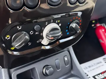 Dacia Duster 2012 1.6L Benzină