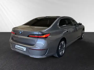 BMW 740d xDrive Autobahnass