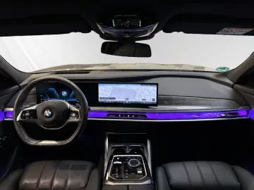 BMW 740d xDrive Autobahnass