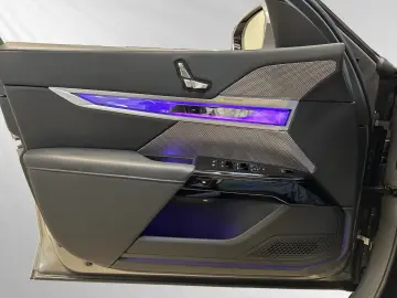 BMW 740d xDrive Autobahnass