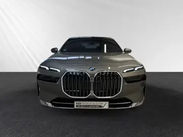 BMW 740d xDrive Autobahnass