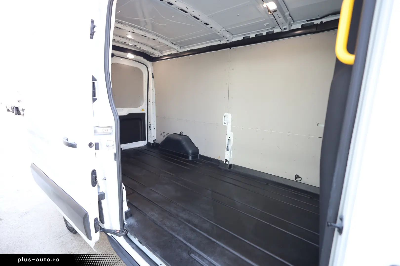 Ford Transit L3H2 2.0D 130CP