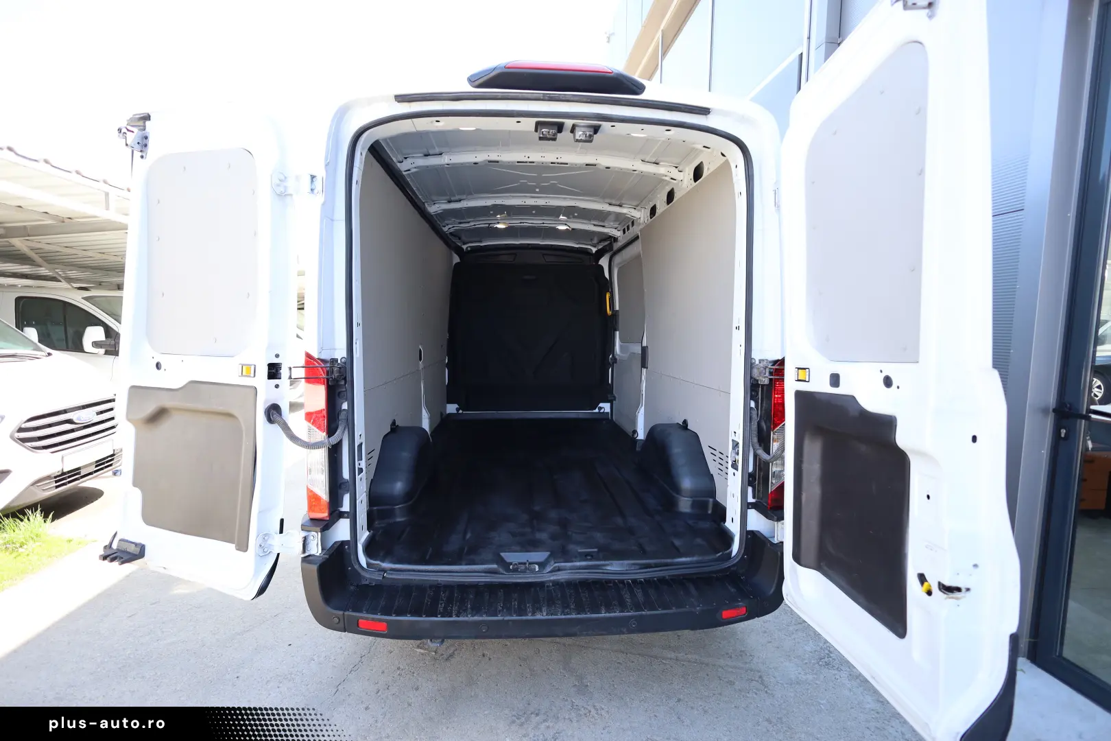 Ford Transit L3H2 2.0D 130CP