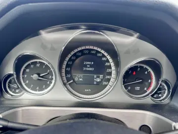 Mercedes E 350CDI 4Matic 7G-tronic Aut. Distronic Navi Xenon