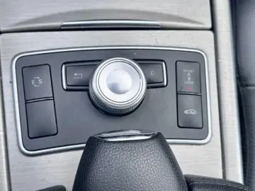 Mercedes E 350CDI 4Matic 7G-tronic Aut. Distronic Navi Xenon