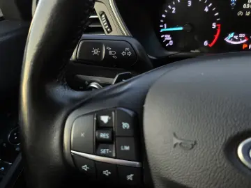 FORD Kuga 4x4 TITANIUM