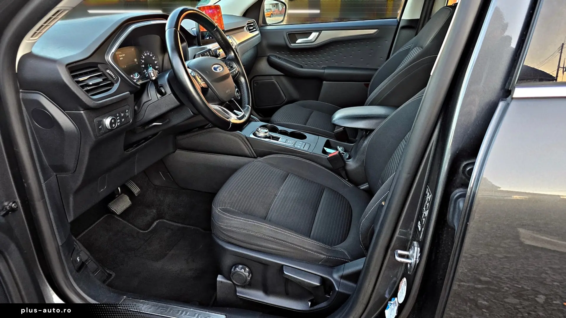 FORD Kuga 4x4 TITANIUM