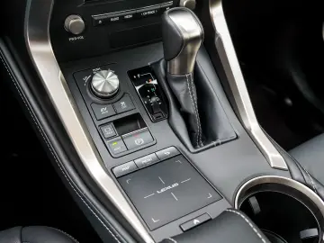 Lexus NX 300h 2.5 Sport 4wd