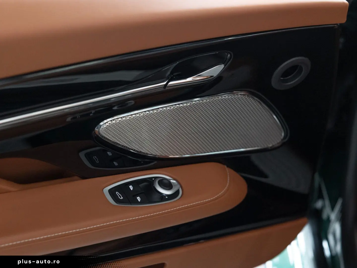 ASTON MARTIN DB12 Volante   Q - Options   Jewellery Pack