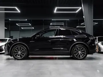 PORSCHE Macan E Matrix-ACC-Pano-Leder-Kamera