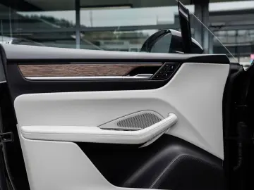 PORSCHE Macan E Matrix-ACC-Pano-Leder-Kamera