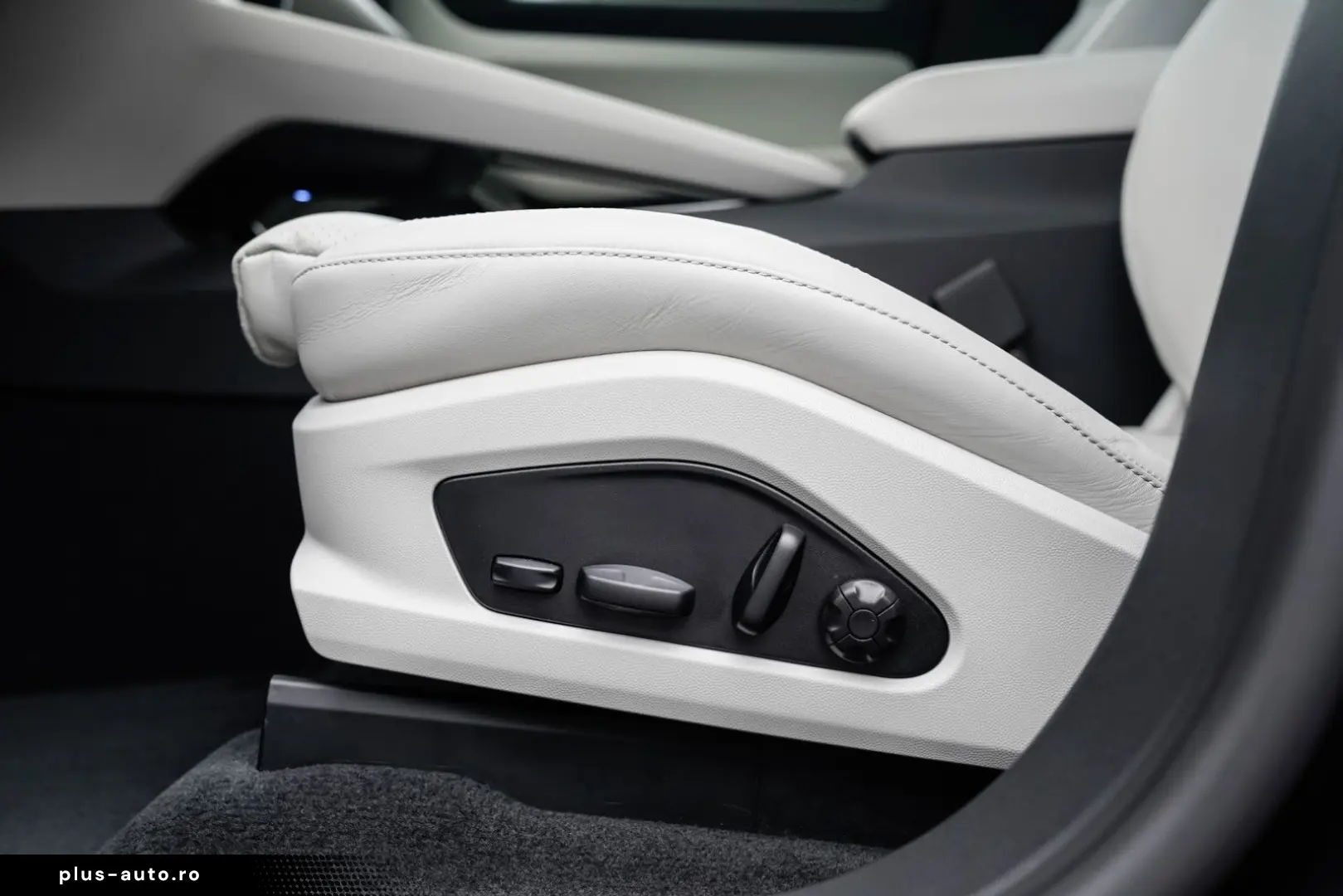 PORSCHE Macan E Matrix-ACC-Pano-Leder-Kamera