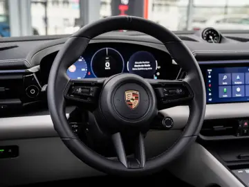PORSCHE Macan E Matrix-ACC-Pano-Leder-Kamera