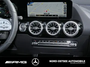 MERCEDES-BENZ GLA 250 e AMG LED PANO KAMERA AMBIENTE