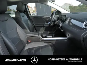 MERCEDES-BENZ GLA 250 e AMG LED PANO KAMERA AMBIENTE