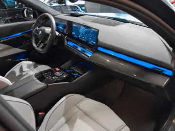 BMW M5 - COMFORT PACK - BOWER&WILKINS DIAMON-20  21