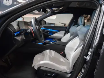 BMW M5 - COMFORT PACK - BOWER&WILKINS DIAMON-20  21