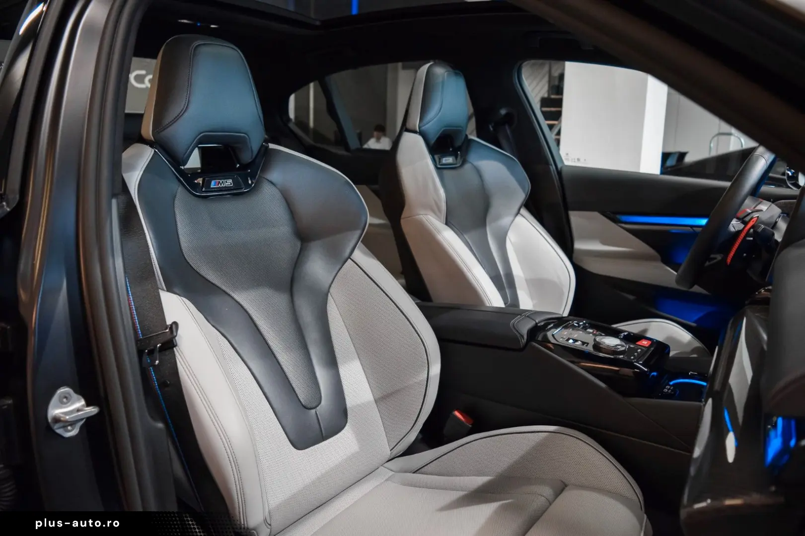 BMW M5 - COMFORT PACK - BOWER&WILKINS DIAMON-20  21