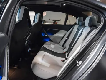 BMW M5 - COMFORT PACK - BOWER&WILKINS DIAMON-20  21