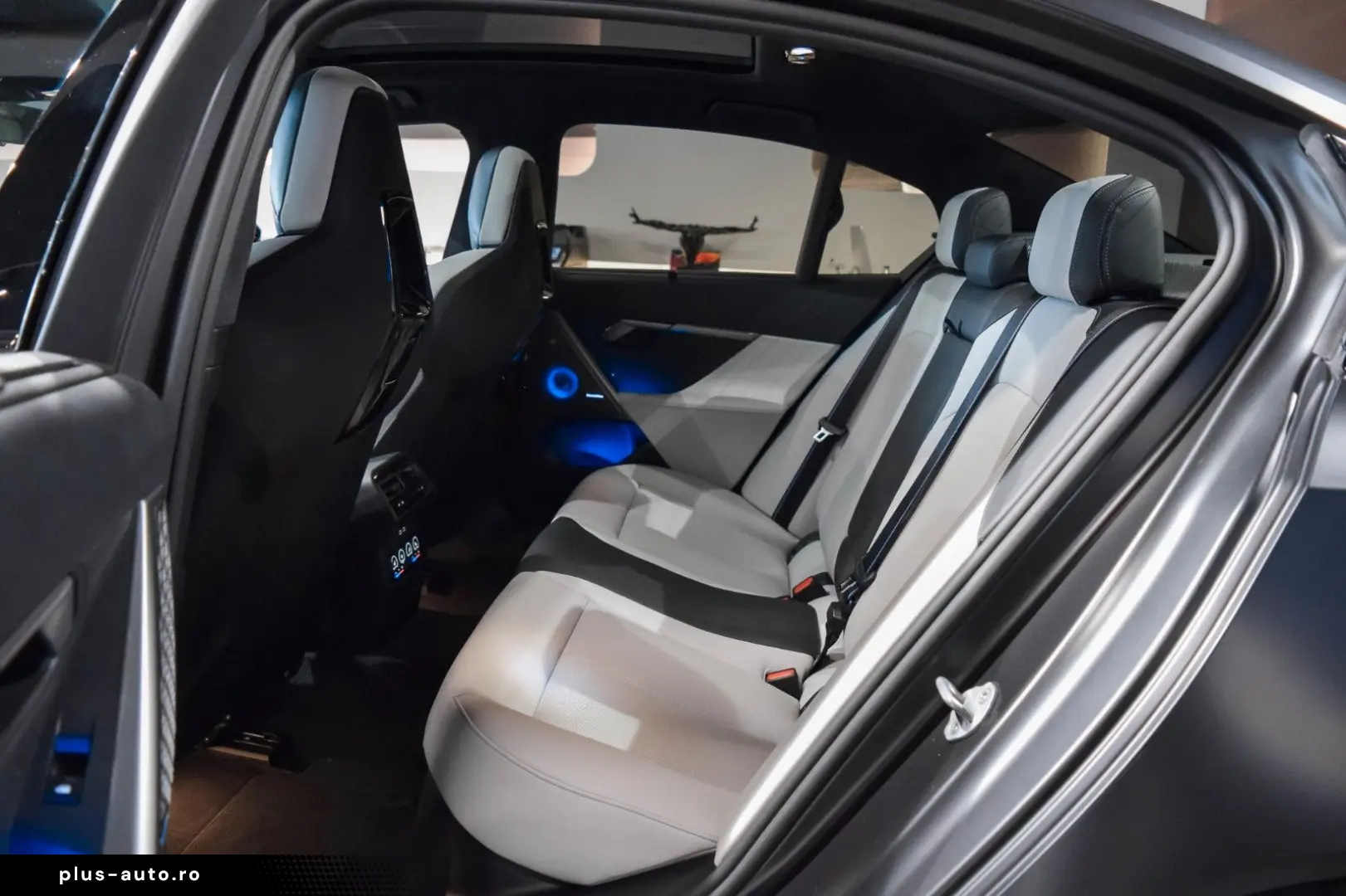 BMW M5 - COMFORT PACK - BOWER&WILKINS DIAMON-20  21