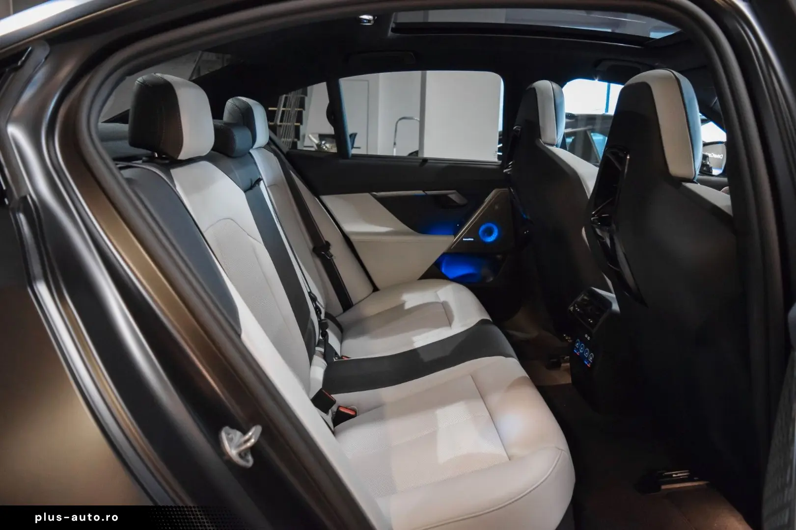 BMW M5 - COMFORT PACK - BOWER&WILKINS DIAMON-20  21