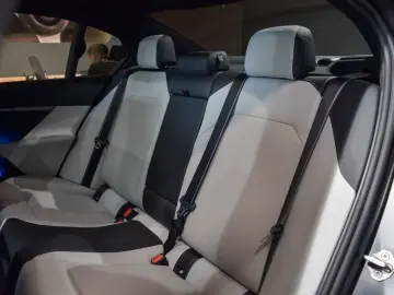 BMW M5 - COMFORT PACK - BOWER&WILKINS DIAMON-20  21