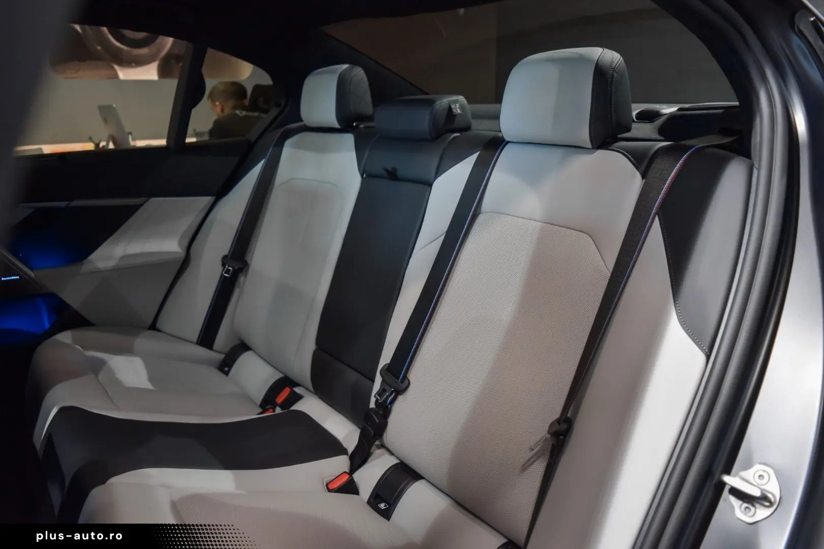 BMW M5 - COMFORT PACK - BOWER&WILKINS DIAMON-20  21