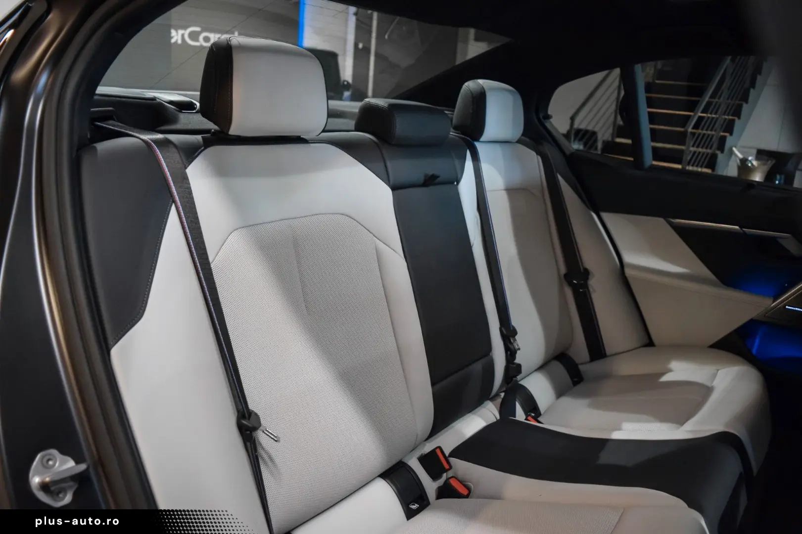 BMW M5 - COMFORT PACK - BOWER&WILKINS DIAMON-20  21