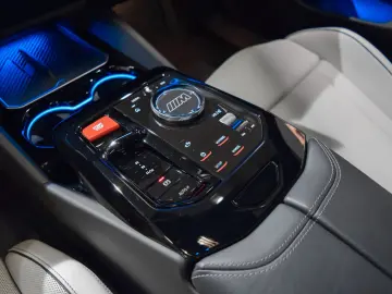 BMW M5 - COMFORT PACK - BOWER&WILKINS DIAMON-20  21