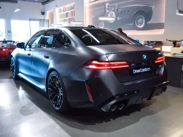 BMW M5 - COMFORT PACK - BOWER&WILKINS DIAMON-20  21