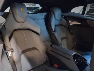 FERRARI PUROSANGUE - FULL CARBON - BURMESTER