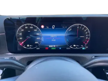 MERCEDES-BENZ A 250 e AMG AMG MBUX Pano SHD Wide Cam&hellip;