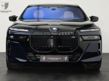 BMW M760 e TwoTone Innovation Panorama Iconic AHK
