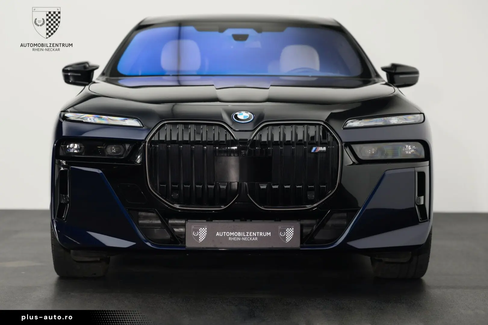 BMW M760 e TwoTone Innovation Panorama Iconic AHK