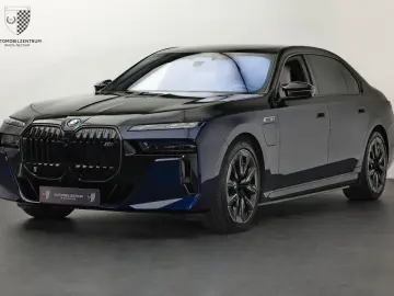 BMW M760 e TwoTone Innovation Panorama Iconic AHK