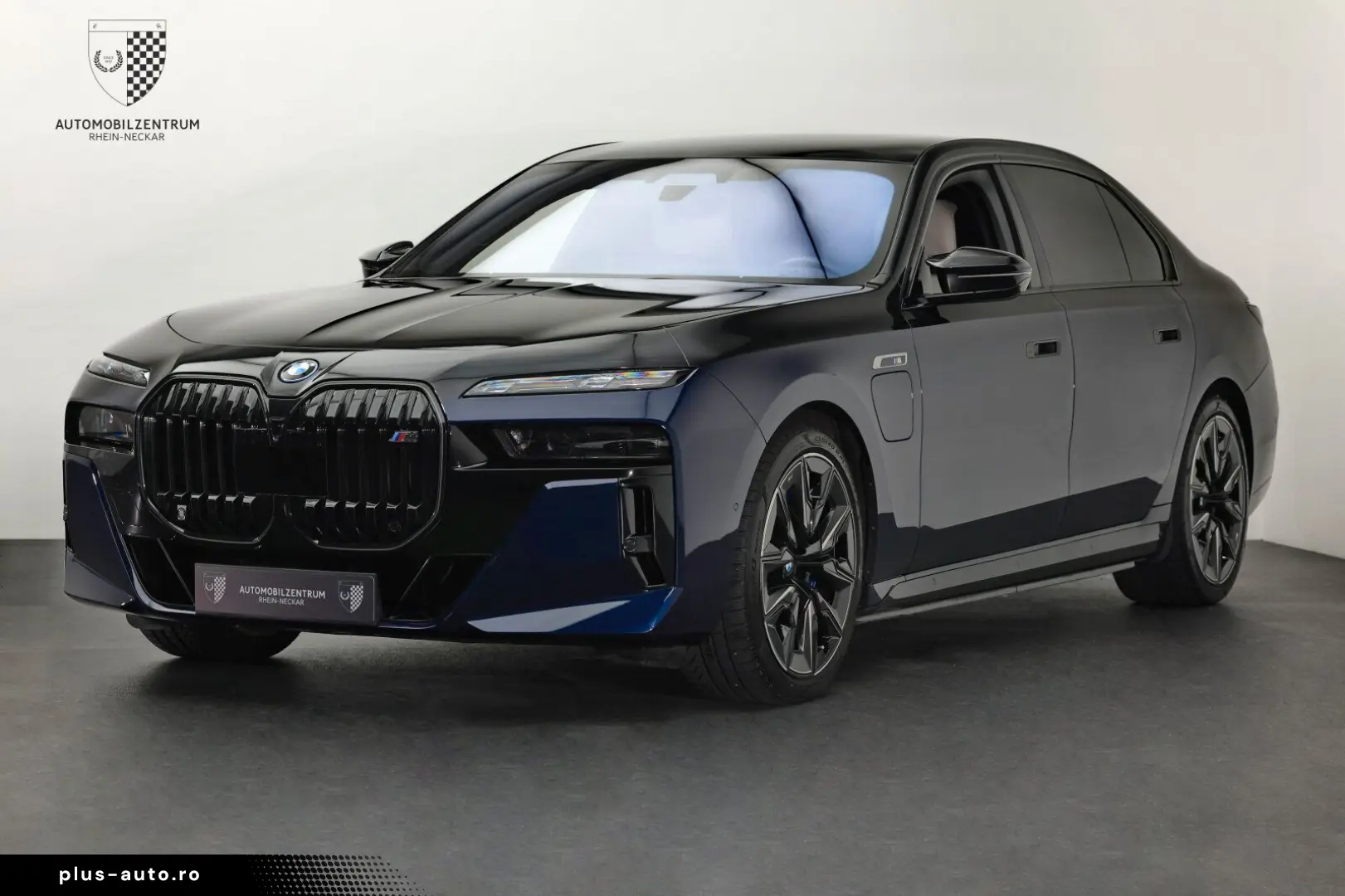 BMW M760 e TwoTone Innovation Panorama Iconic AHK