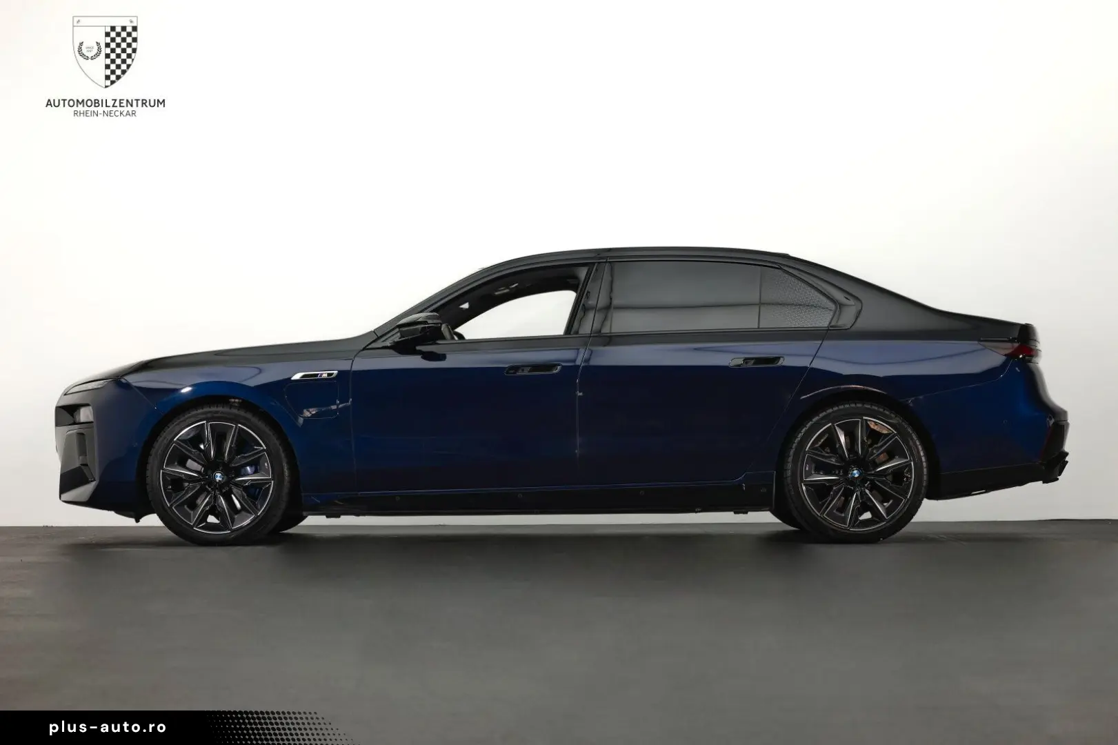 BMW M760 e TwoTone Innovation Panorama Iconic AHK