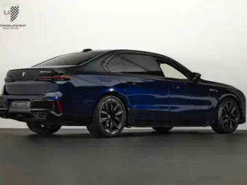 BMW M760 e TwoTone Innovation Panorama Iconic AHK