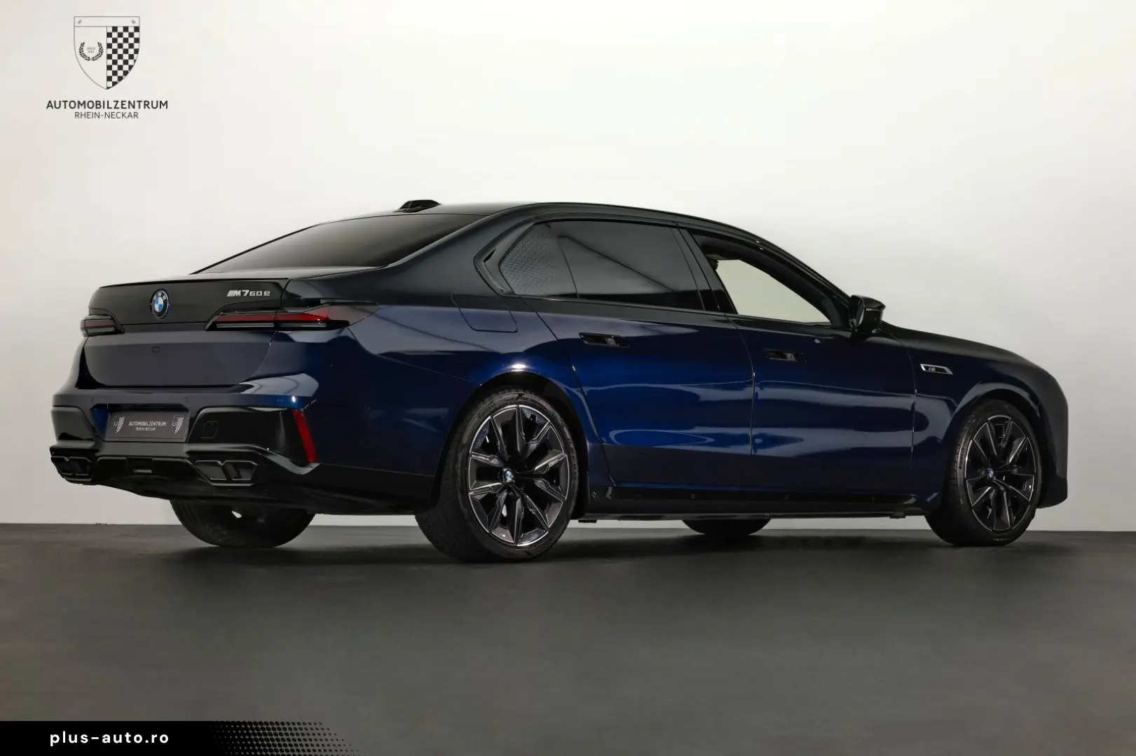 BMW M760 e TwoTone Innovation Panorama Iconic AHK