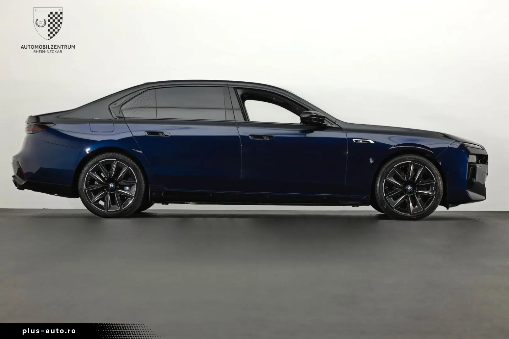 BMW M760 e TwoTone Innovation Panorama Iconic AHK