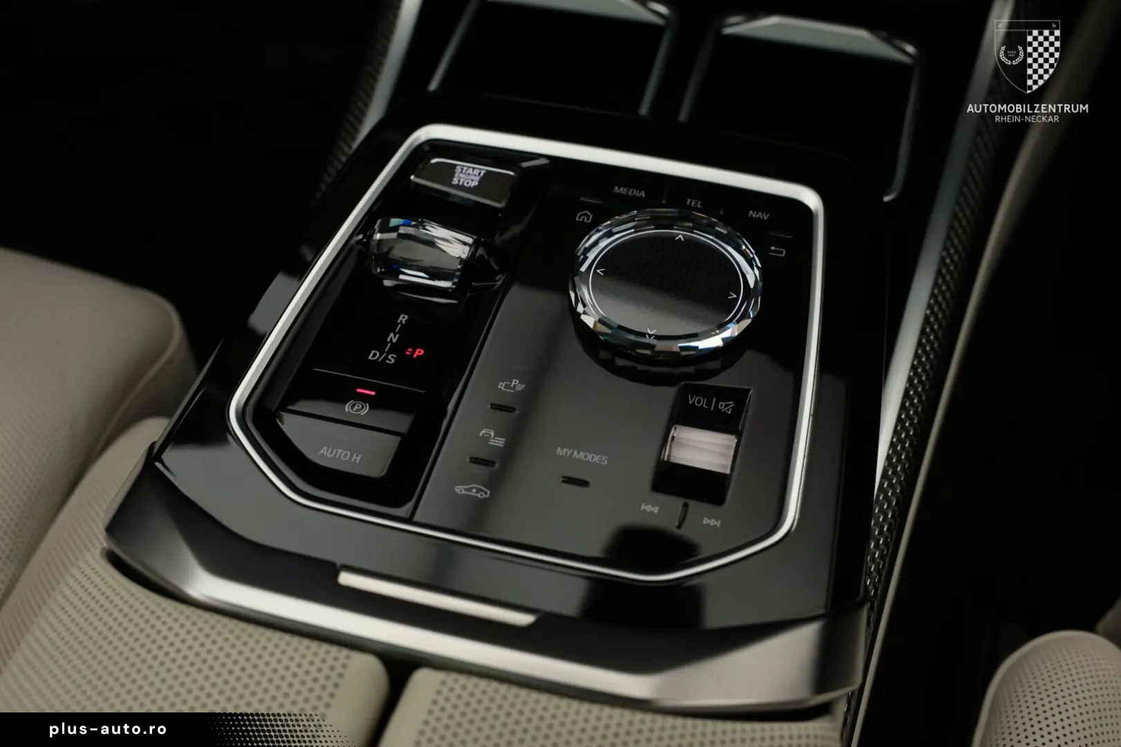 BMW M760 e TwoTone Innovation Panorama Iconic AHK