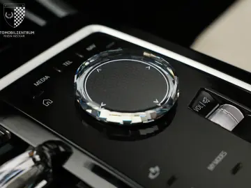 BMW M760 e TwoTone Innovation Panorama Iconic AHK