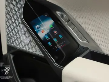 BMW M760 e TwoTone Innovation Panorama Iconic AHK